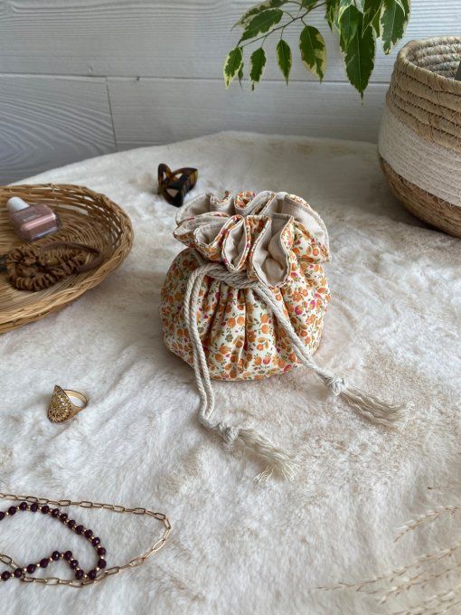 Le pochon Evy fleurettes orangées