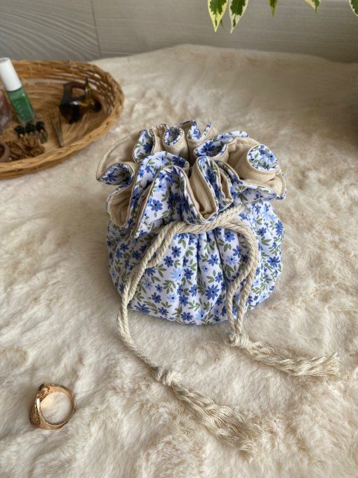 Le pochon Evy fleurs bleues