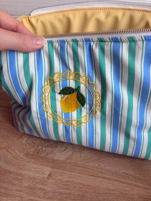 Trousse Joya Citron brodé rayure bleu/vert