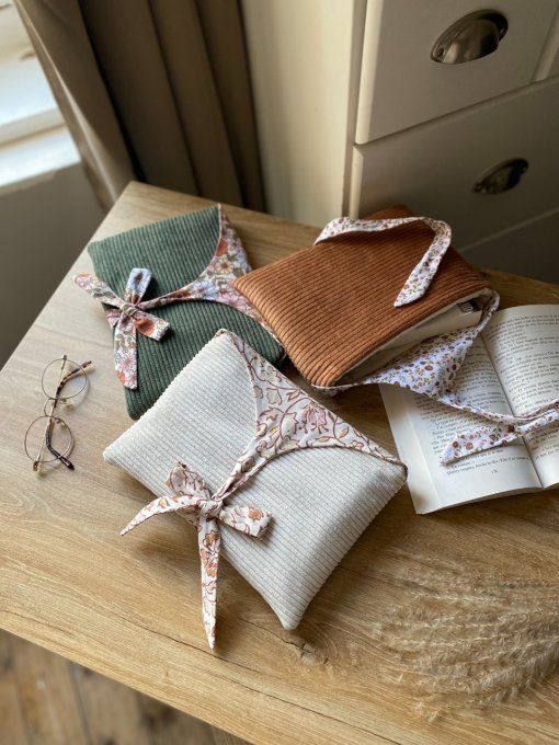 Pochette à livre et liseuse personnalisable