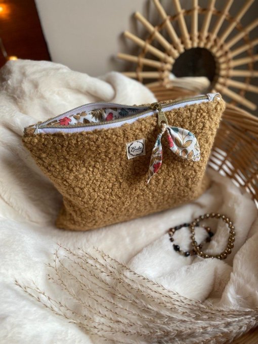Trousse bouclette camel