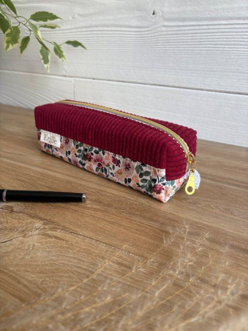 Trousse à crayon bordeaux