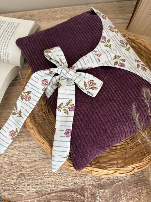 Pochette aubergine fleurs