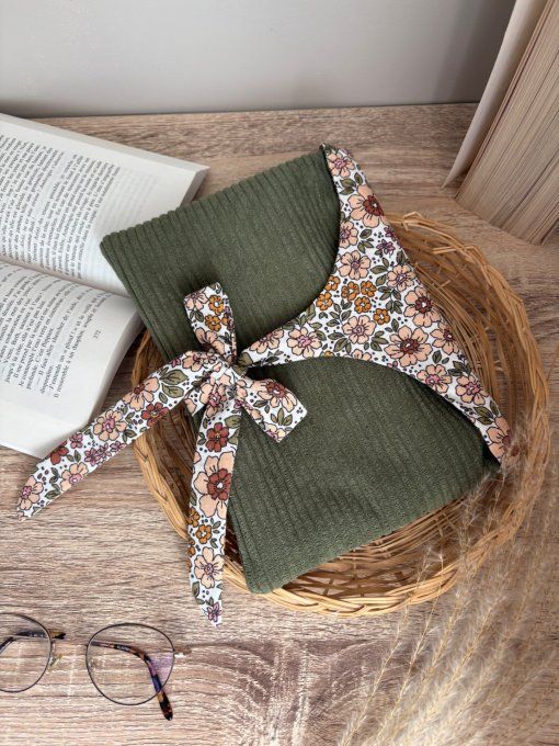 Pochette kaki fleurs