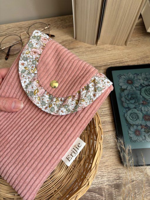 Pochette liseuse rose