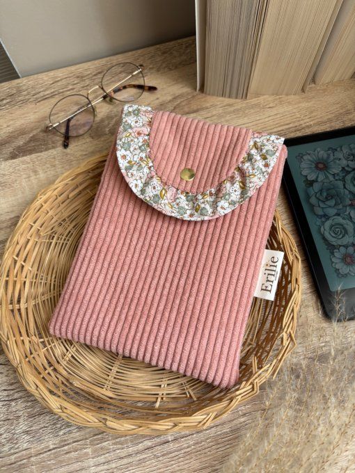 Pochette liseuse rose