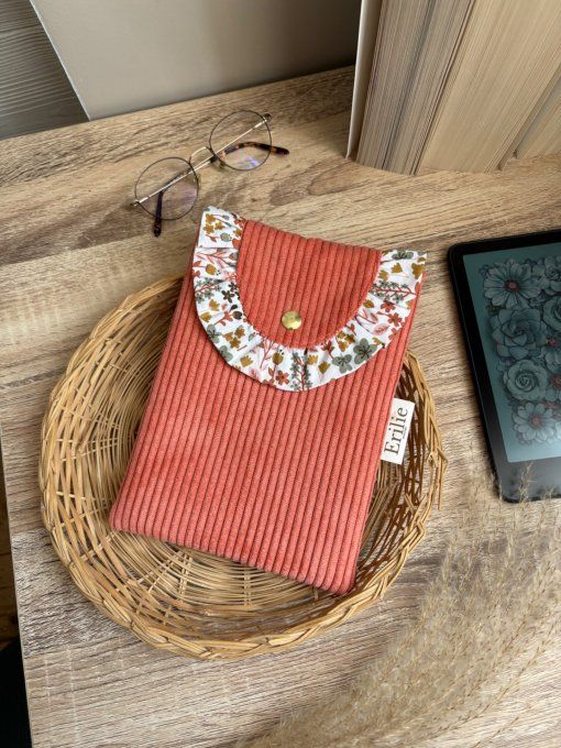 Pochette liseuse corail