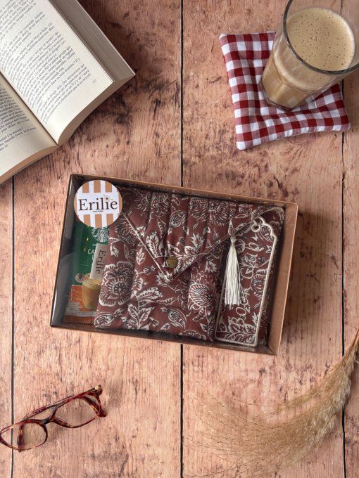 Box Book Club fleurs chocolat