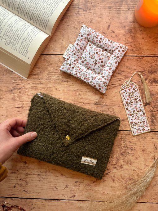 Box Book Club bouclette kaki