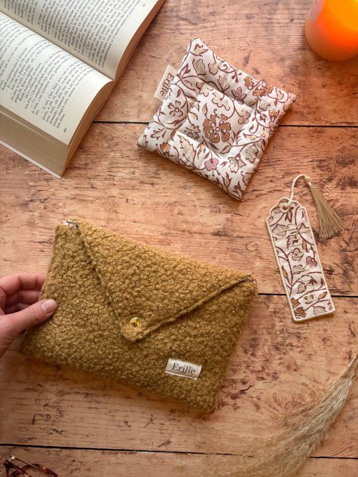 Box Book Club bouclette camel