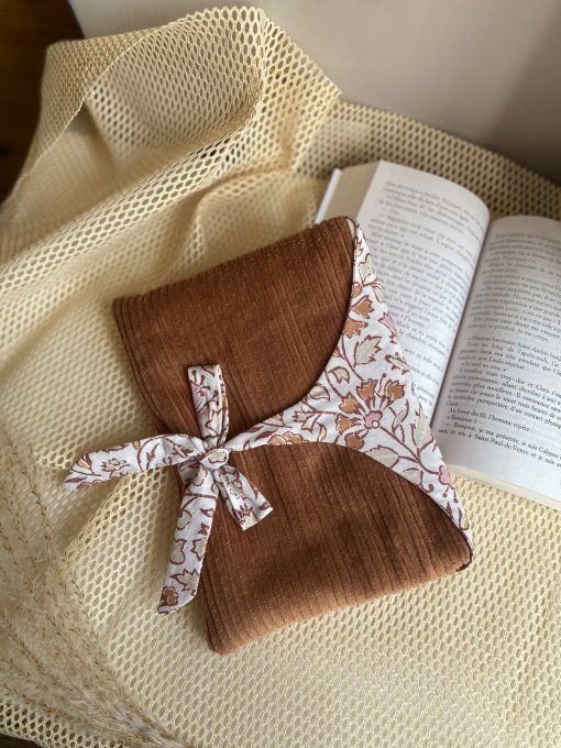 Pochette livre poche marron Methari
