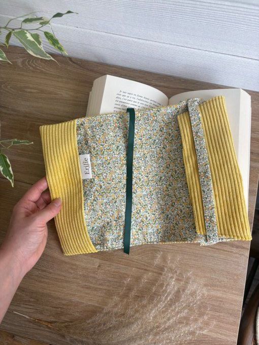 Protège livre/carnet jaune